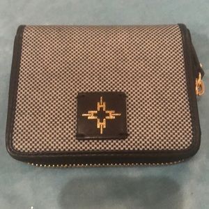 India Hicks - Shuffle and Deal